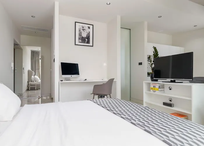 Centro Design فندق 3*